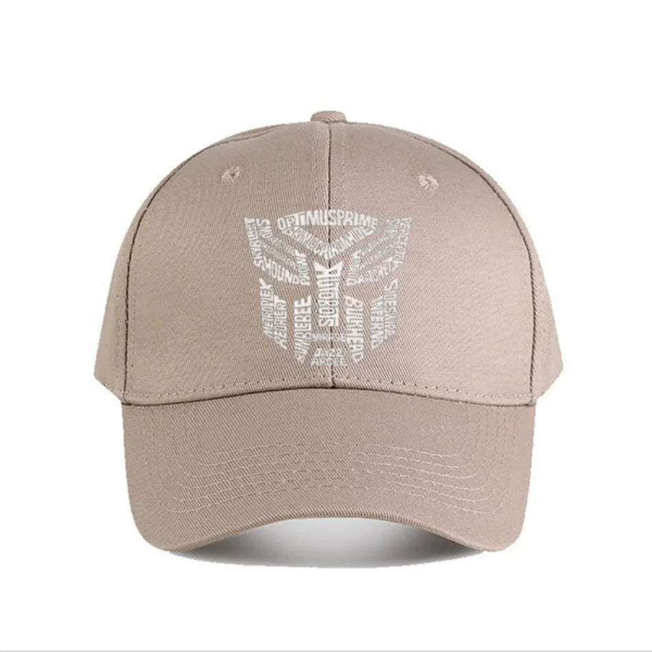 Casquette beige logo Autobots en mots blancs, style décontracté sur fond uni – Transformers.