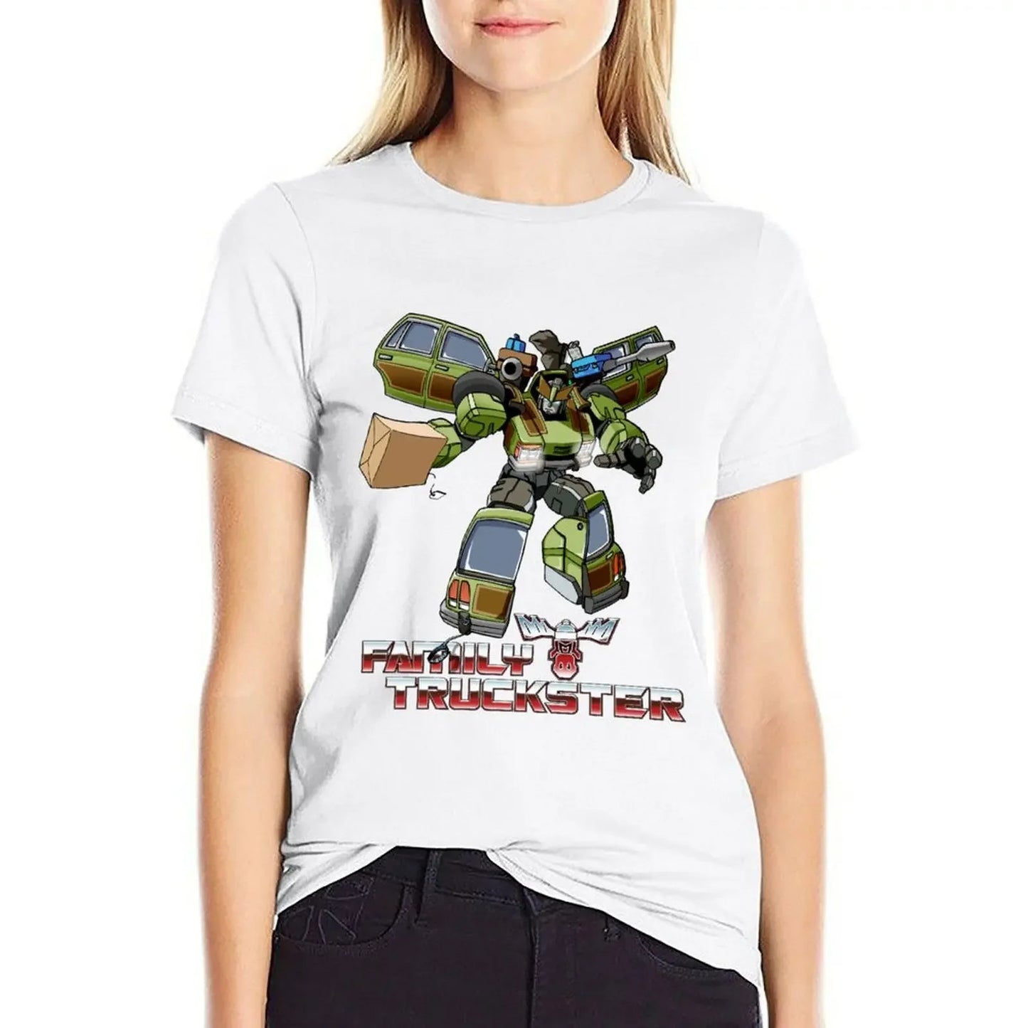 T-shirt blanc avec robot vert Family Truckster, posture dynamique, déco voiture et carton – Transformers.