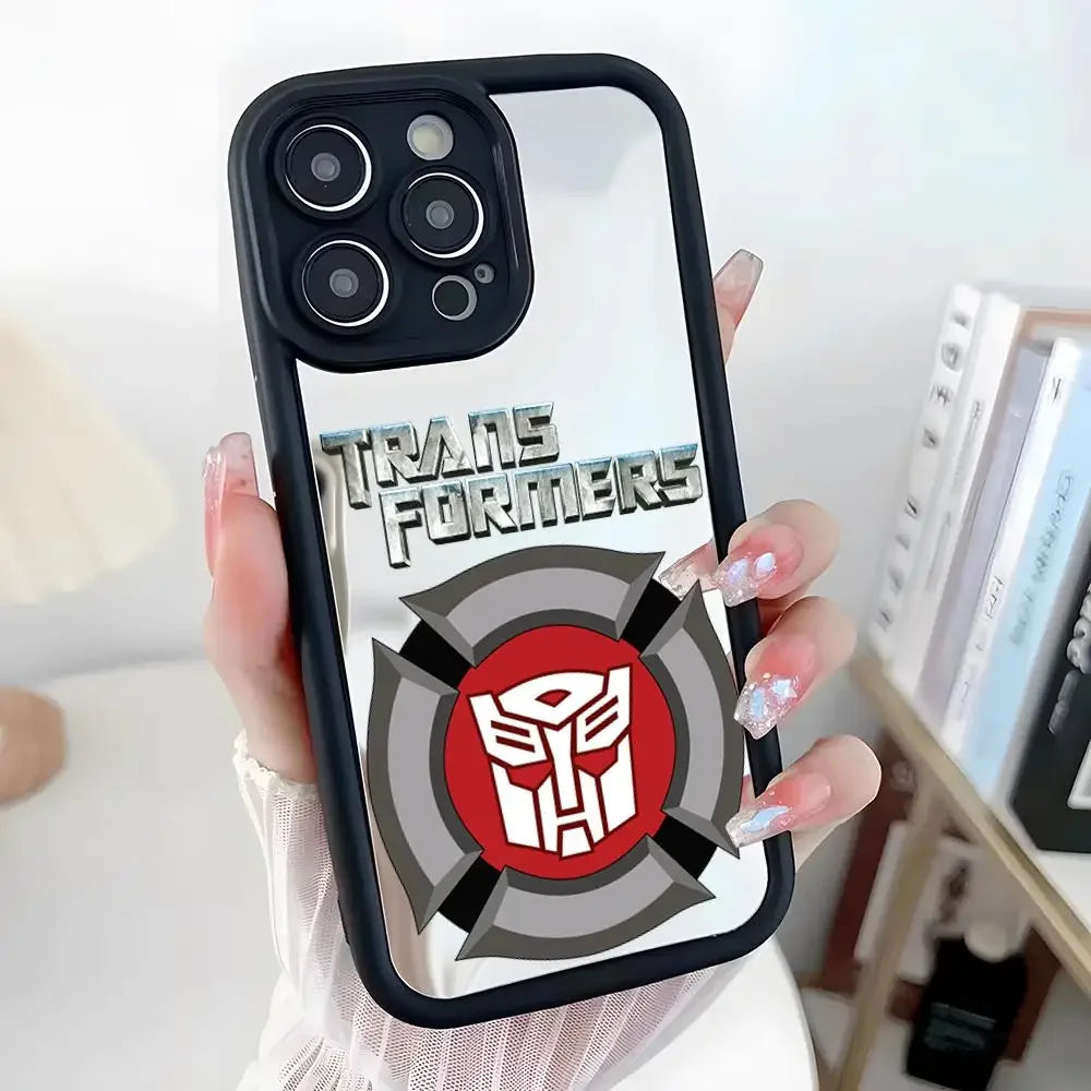 Coque de téléphone Transformers, logo Autobots rouge et gris, tenue en main, design moderne – Transformers.