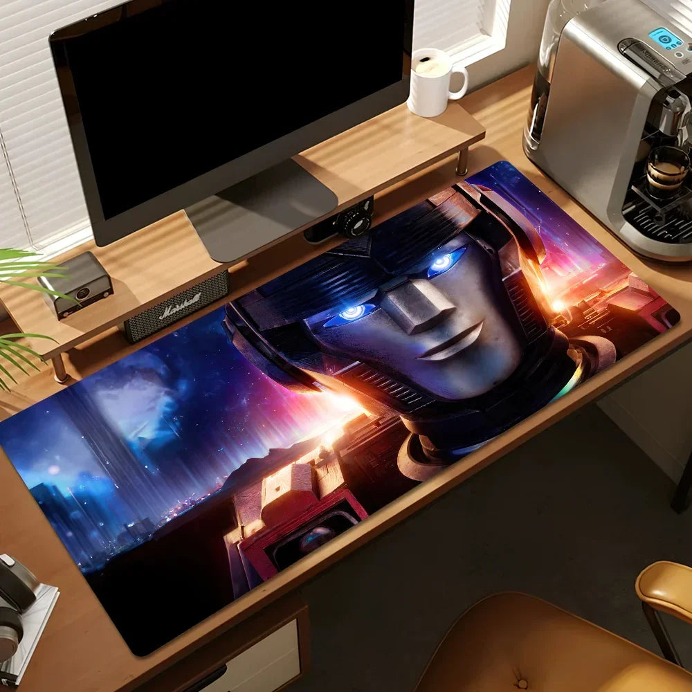 Tapis de souris XXL robot, grand visage robotique bleu et fond de ville futuriste lumineux – Transformers.