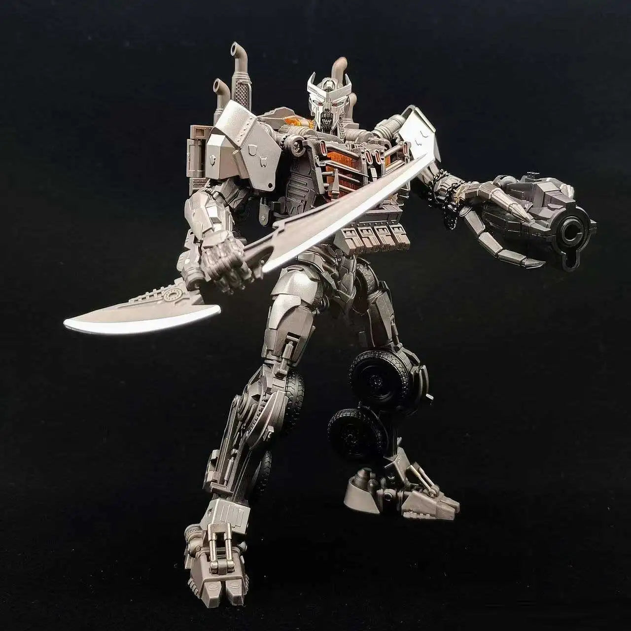 Figurine Transformers Scourge Mode Bête TW1031 — Chrome Quadrupède Accessoires Complets