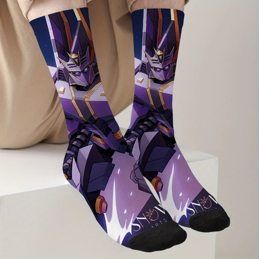 Chaussettes violettes avec robot Transformers stylisé, personnage en posture dynamique – Transformers.