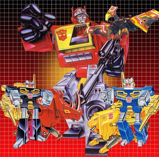 Robot rouge, jaune et argent debout avec animaux mécaniques et fond quadrillé rouge – Transformers.