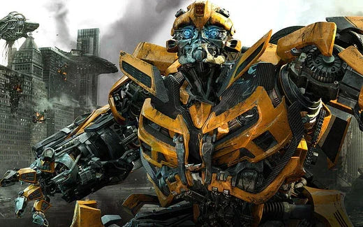 Bumblebee robot jaune en pose dynamique devant une ville en ruines, style science-fiction – Transformers.